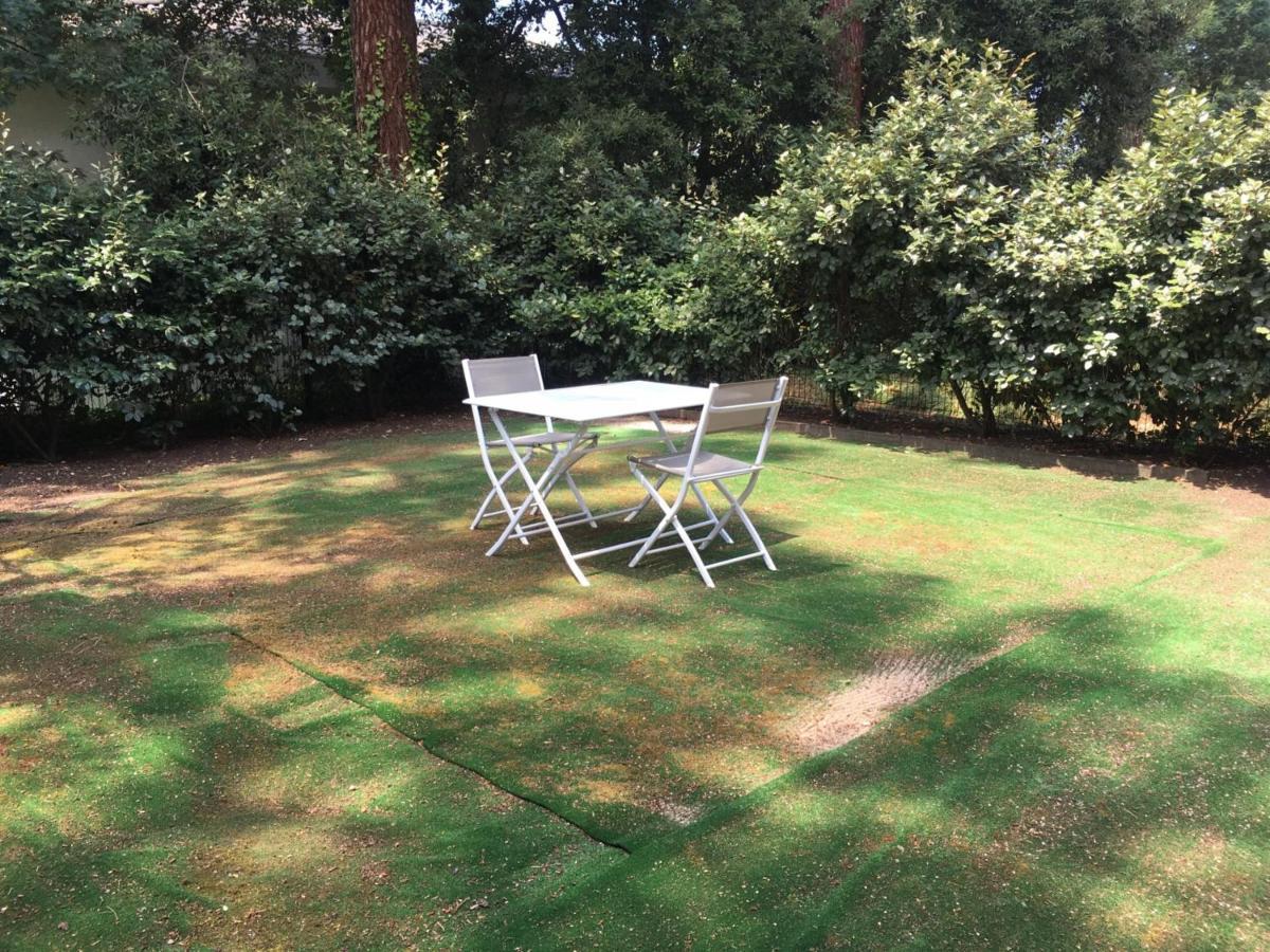 Pour 4 Pers. Avec Terrasse, Jardin Et Parking - Quartier Des Abatilles, - Fr-1-474-58 Apartment